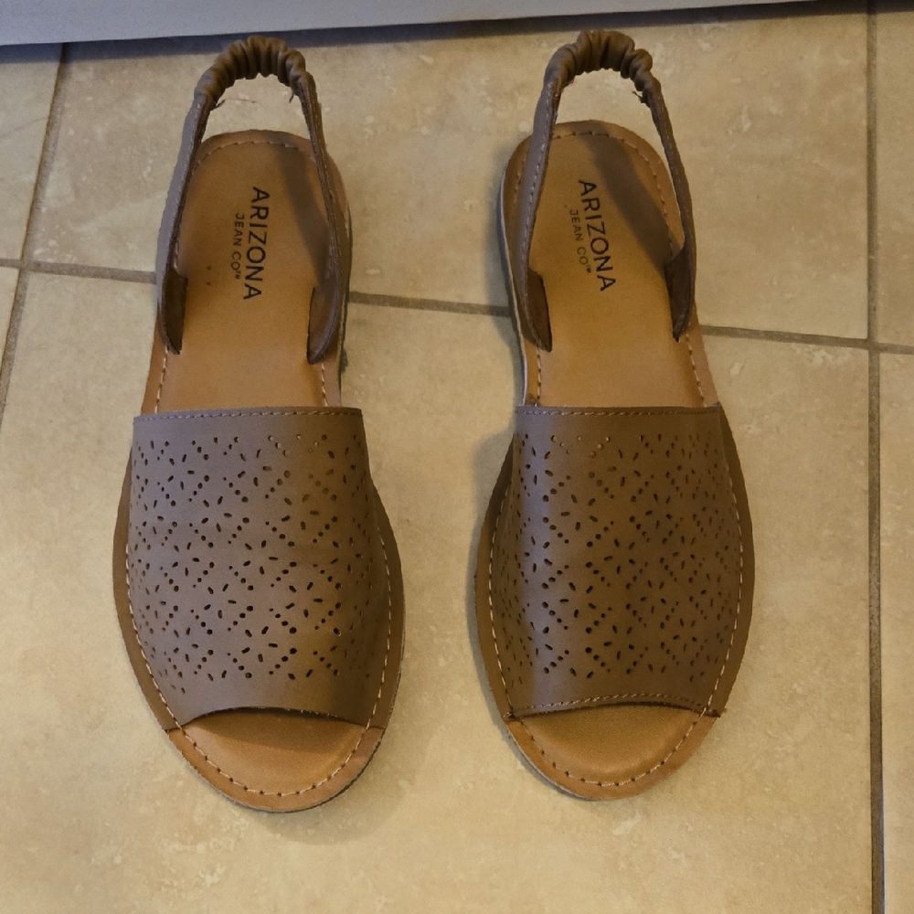 Arizona Jean Company Women's Tan Perforated Sandals